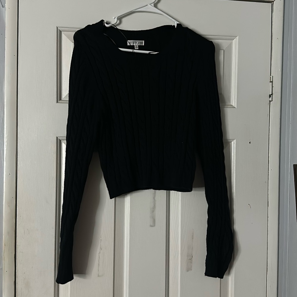 Buckle sweater